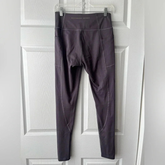 Victoria’s Secret tight purple leggings size 8 with pockets - Picture 1 of 6